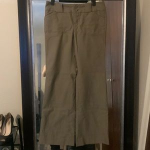 Gap pants size 2. Design is Gap Stretch.